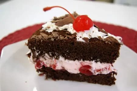 BOLO  SALIBA FLORESTA NEGRA FATIA